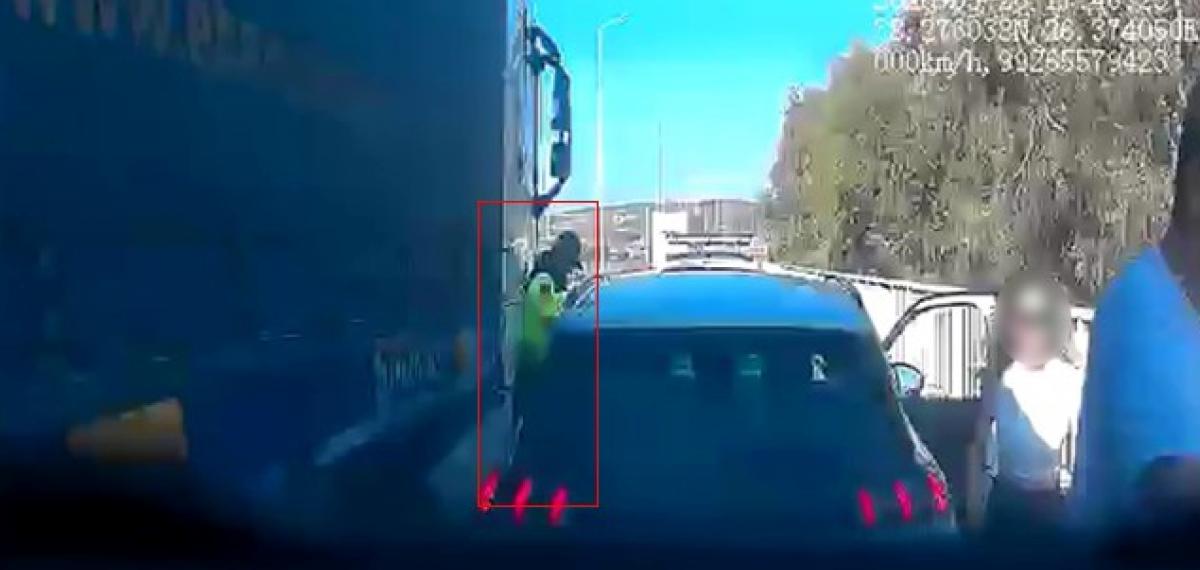 Yakıtı Biten Araca Yardıma Koşmuştu: Otoyol Jandarması Ölümden Döndü