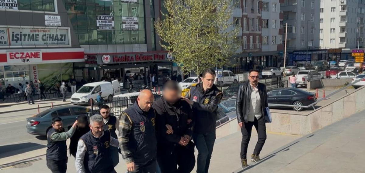 Yaşlı Kadınları Milyonluk Vurgunla Dolandırmışlar