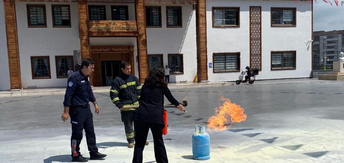 Yunusemre Belediyesi’nde Gerçeğini Aratmayan Yangın Tatbikatı