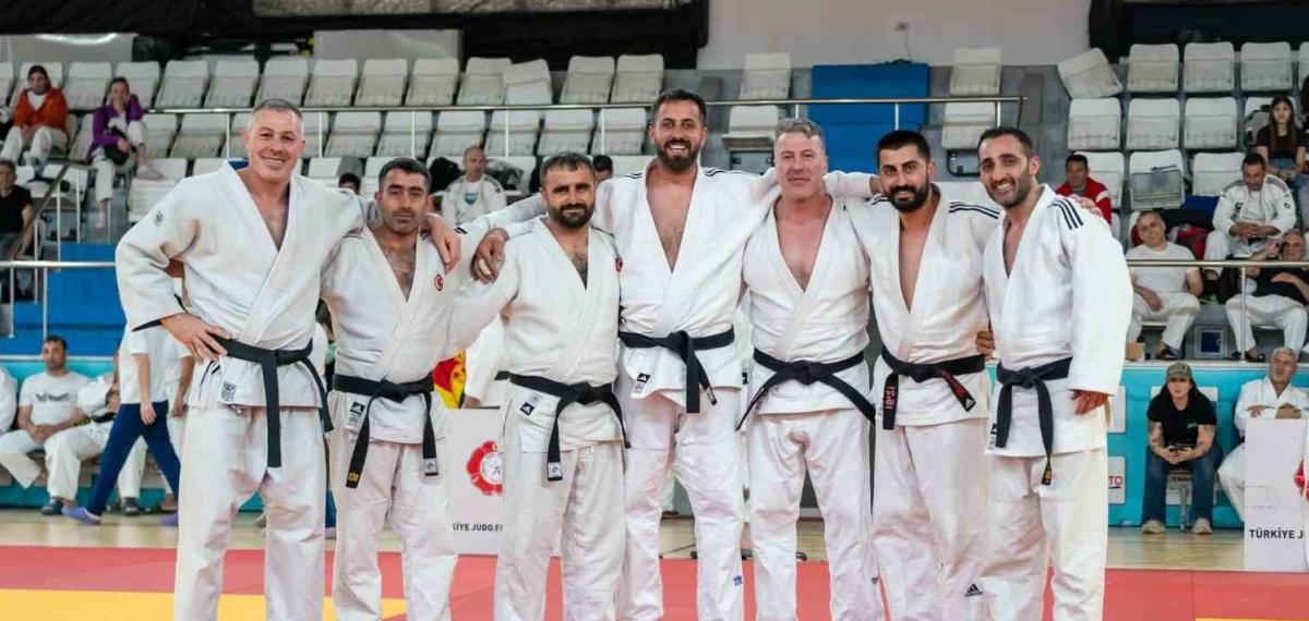 Yunusemre Belediyespor Türkiye İkincisi Oldu
