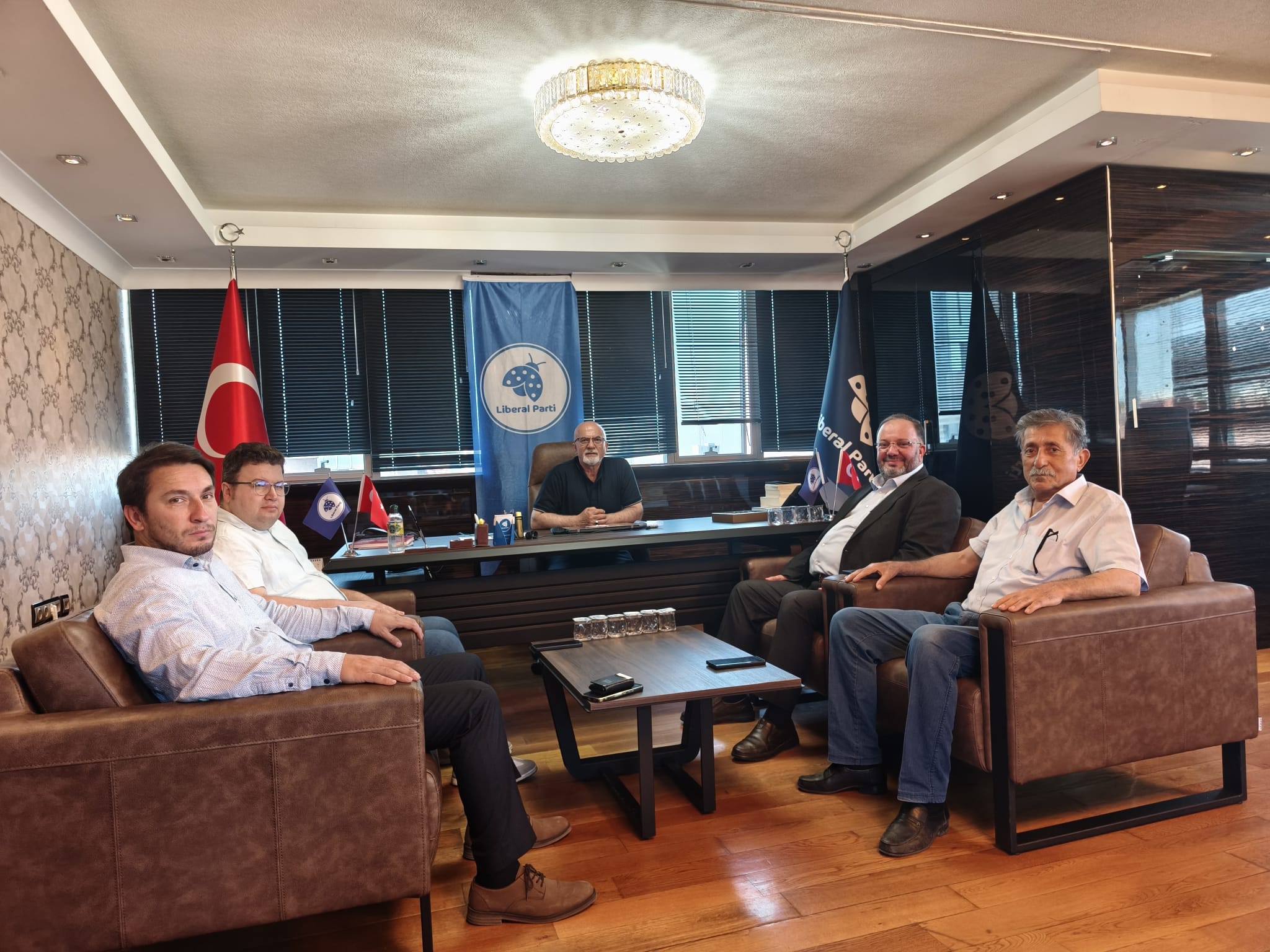 Liberal Parti Genel Merkezine SES Partisinden Hayırlı Olsun Ziyareti Gerçekleşti