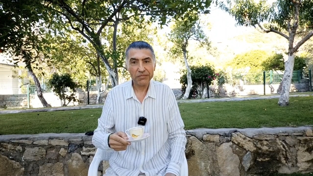 Former TRT Presenter Sırrı Er Criticizes “A Broken System”: “The Country Keeps Losing Time in the Same Debates”