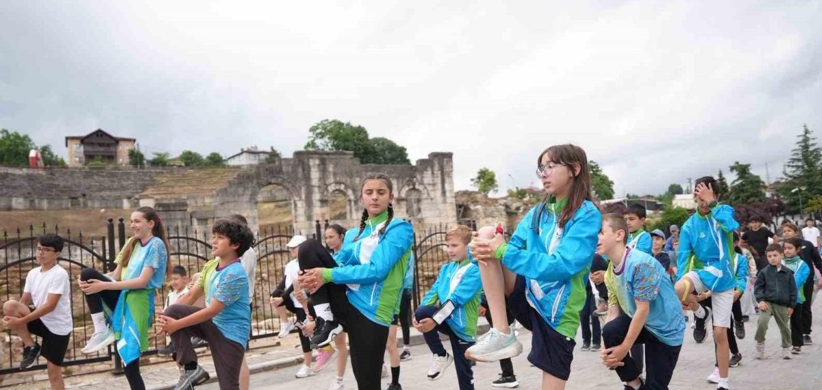 2300 Yıllık Antik Kenti’nin Eşsiz Atmosferinde Taraflarını Buldular