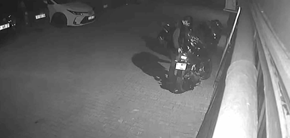 Adana’da motosiklet hırsızı güvenlik kameralarına yakalandı