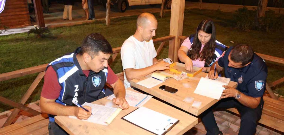 Aksu Belediyesi Zabıta ekipleri dilencilere karşı denetim yaptı