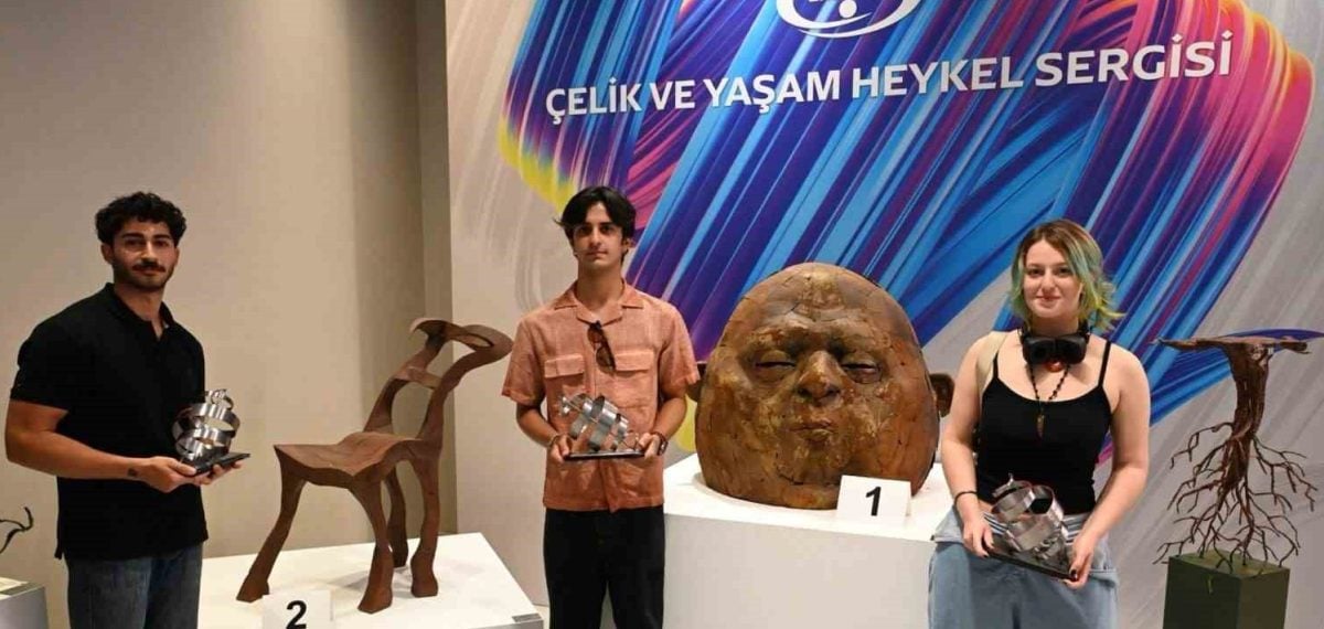 Anadolu Üniversitesi öğrencileri Erdemir Çelik ve Yaşam Heykel Yarışması’nda ilk üçü aldı