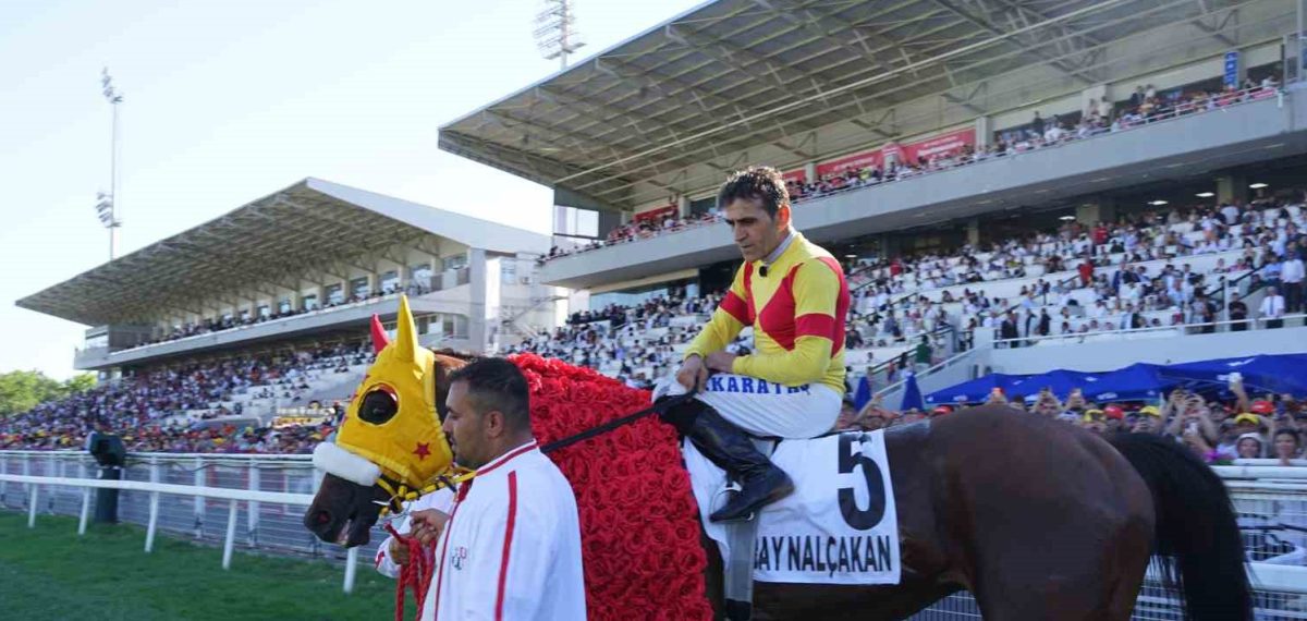 Ankara’da 100. Gazi Koşusu’nu kazanan Halis Karataş: 100. yıl benim için çok önemliydi