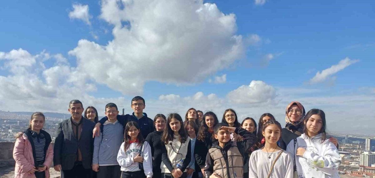 Ankara’da Yazarlık Atölyesi Öğrencileri Eserleriyle Kitap ve Dergi Yayımladı