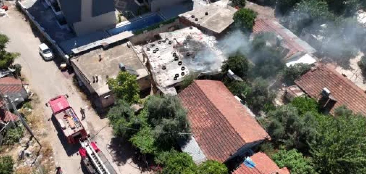Antalya Kepez’de müstakil evde çıkan yangın itfaiye müdahalesiyle söndürüldü