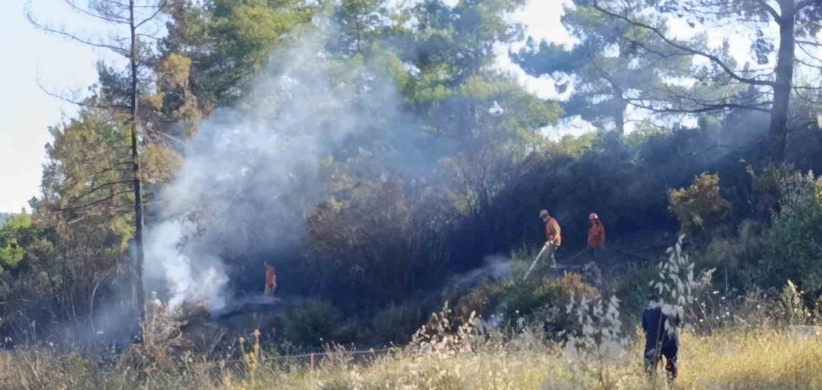 Antalya Manavgat’ta Spiral Makinesiyle Demir Kesimi Sırasında Yangın Çıktı