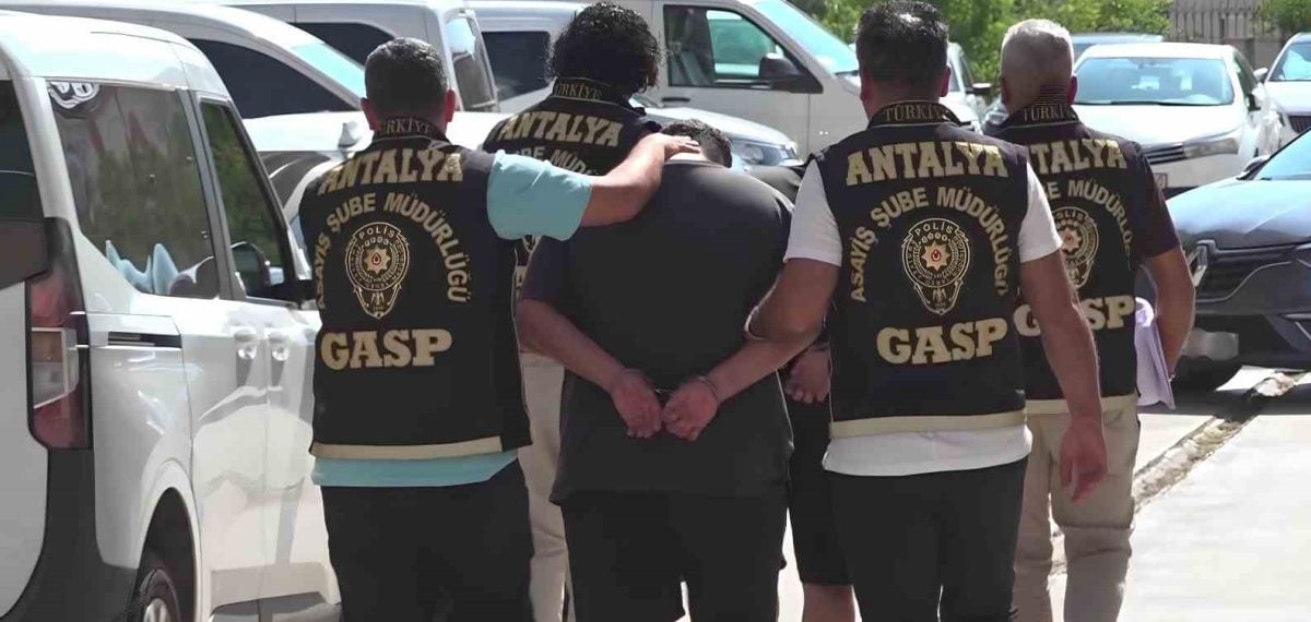 Antalya Muratpaşa’da silahlı saldırı sonrası şüpheliler yakalandı