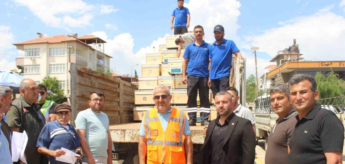 Antalya’da arıcılık hibeleriyle üretici sayısı artırılıyor
