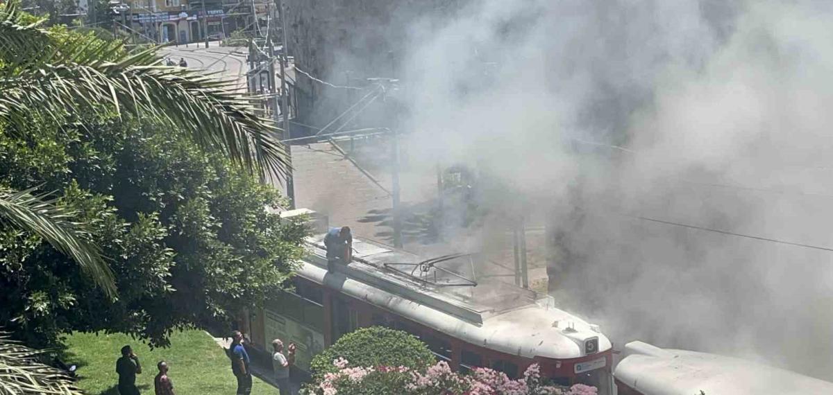 Antalya’da nostalji tramvayında yangın çıktı