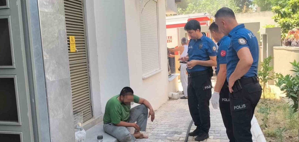 Antalya’da psikolojik sorun yaşayan genç evini ateşe vererek yaralandı