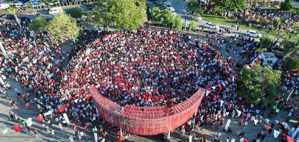 Antalyalılar Dünya Kupası Heyecanı İçin Olbia Kent Meydanı’nda Buluştu
