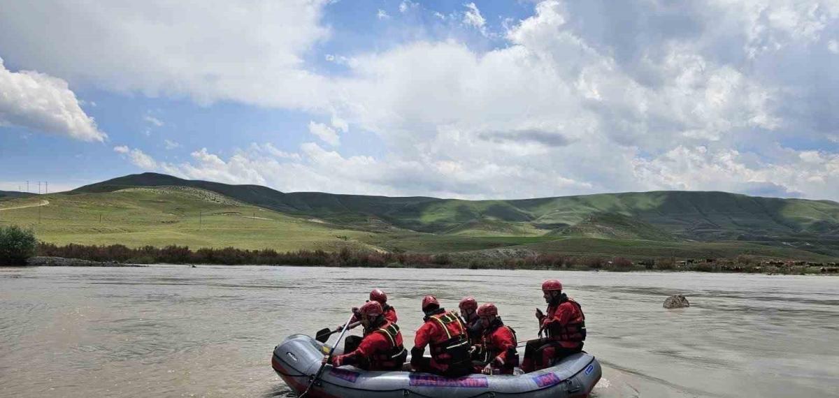 Aras Nehri’nde Kaybolan Çoban 101 İşçi Tarafından Aranıyor