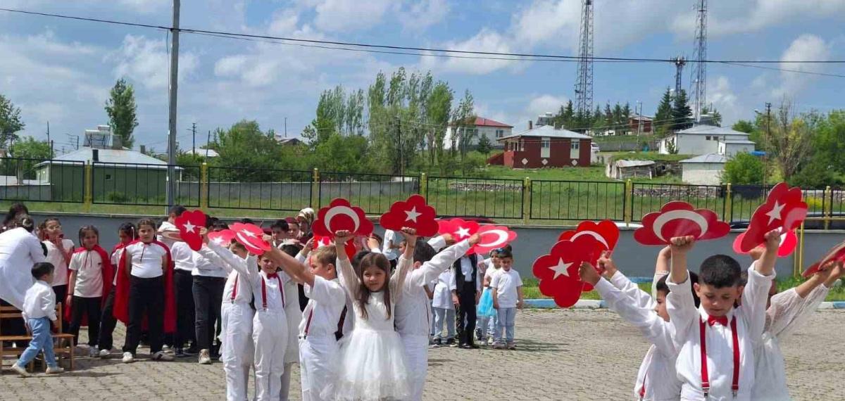 Arpaçay Atatürk İlkokulu’nda Yıl Sonu Şenliği ve Mezuniyet Coşkusu