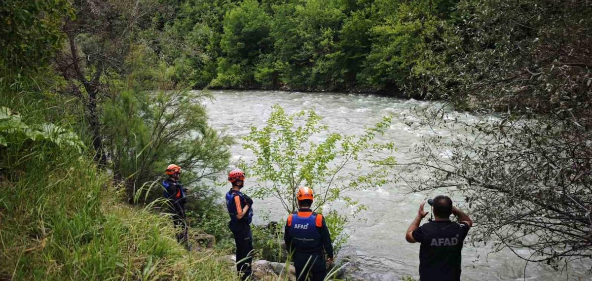 Artvin’de kaybolan baba ve oğlu için arama çalışmaları 9. gününde devam ediyor