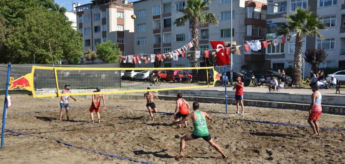 Atakum Belediyesi plaj voleybolu turnuvası düzenledi
