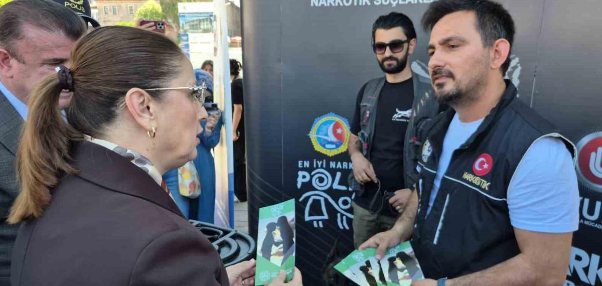 Bartın’da Bağımlılıklarla Mücadele Projesi kapsamında gençlere uyarı