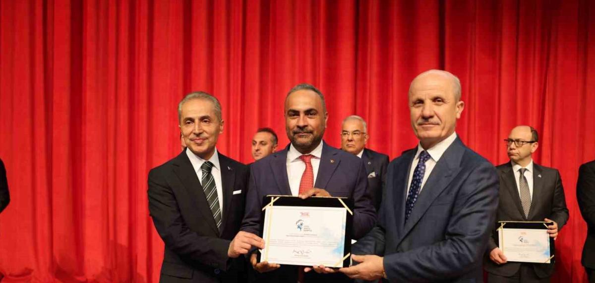 BARÜ’nin Spor Dostu Kampüs Başarısı: YÖK Başkanı Özvar tarafından ödül töreniyle taçlandırılan bir başarı hikayesi