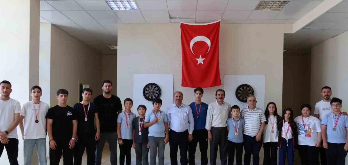 Bilecik’te İmam Hatip Spor Oyunları’nda madalya kazanan öğrenciler