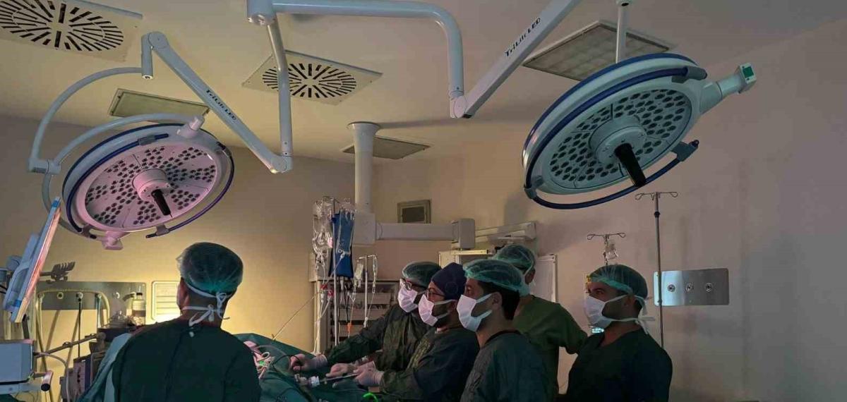 Bingöl Hastanesi’nde kapalı böbrek tümörü ameliyatı başarıyla gerçekleştirildi