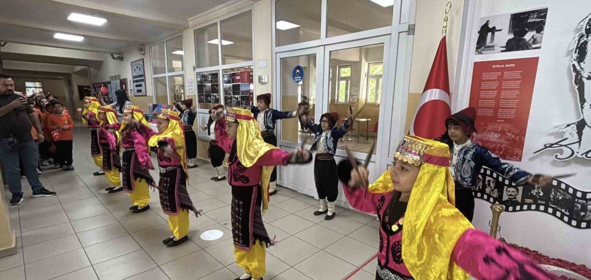 Bolu’da 2025-2026 Eğitim Yılı Karne Töreni ve Öğrenci Gösterisi
