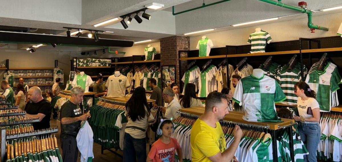 Bursaspor, yeni sezon formalarını satışa çıkardı