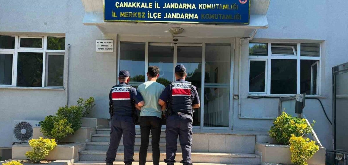 Çanakkale’de saman balya makinesinden çıkan yangın kontrol altına alındı