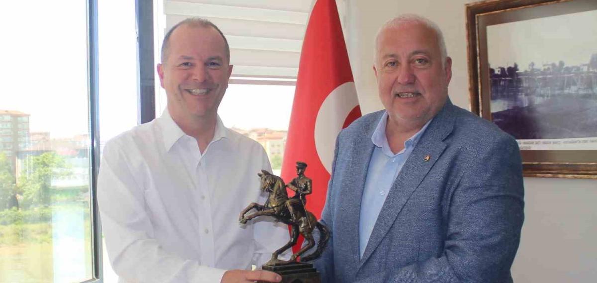 Çarşamba’da Fındık Hasadında Yeni Dönem: Modern Tarım Makinesi Tanıtıldı