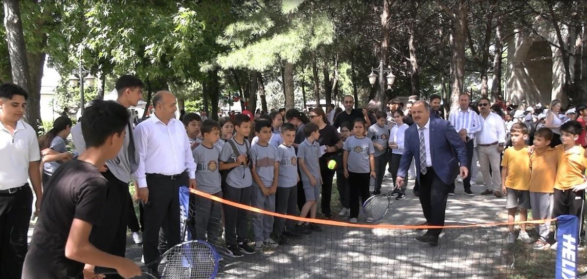 ÇEDES Yıl Sonu Şenliği: Gençler ve Değerler Bütünleşmesiyle Geleneksel Mekanda Modern Etkinlik