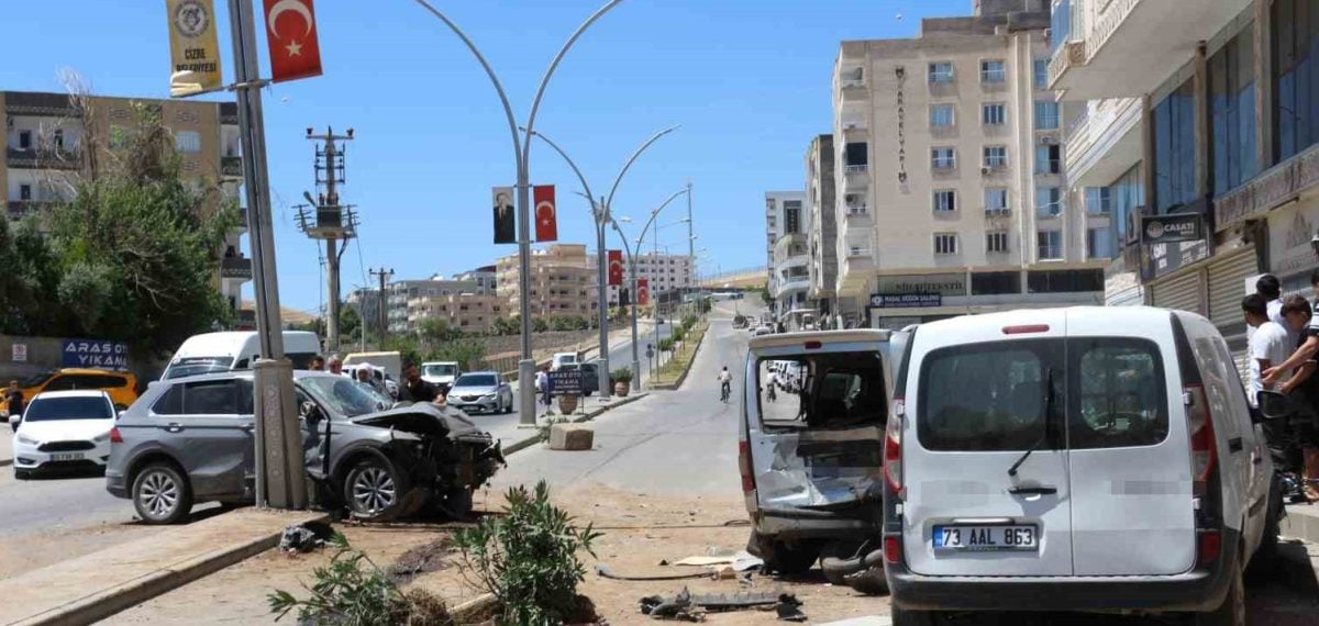 Cizre’de zincirleme trafik kazası: 4 kişi yaralandı