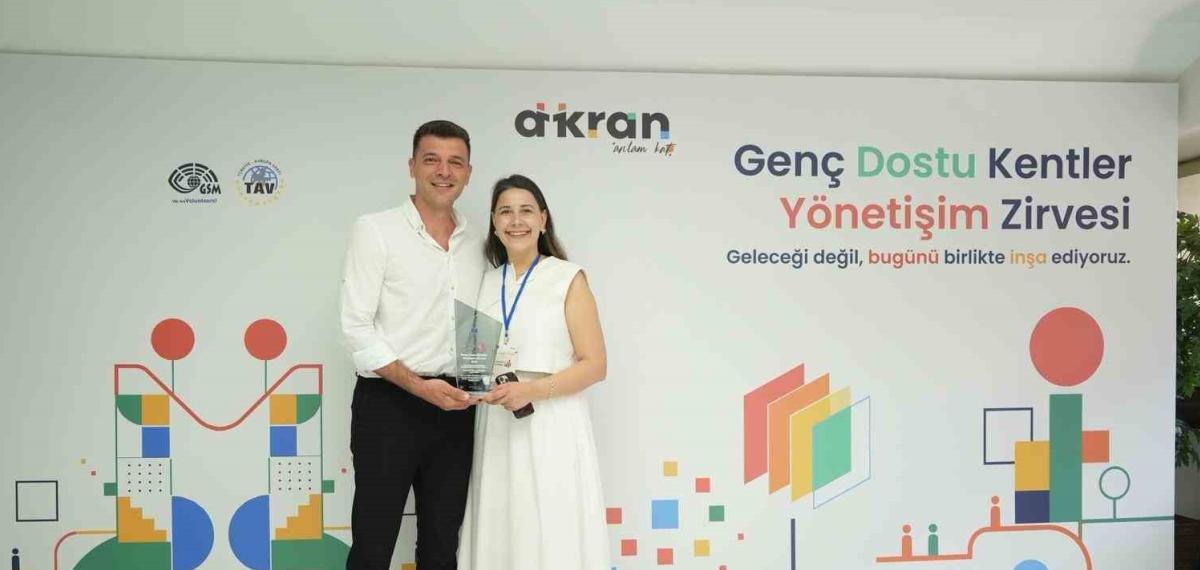 Denizli Büyükşehir Belediyesi’ne Genç Dostu Yönetişim Ödülü