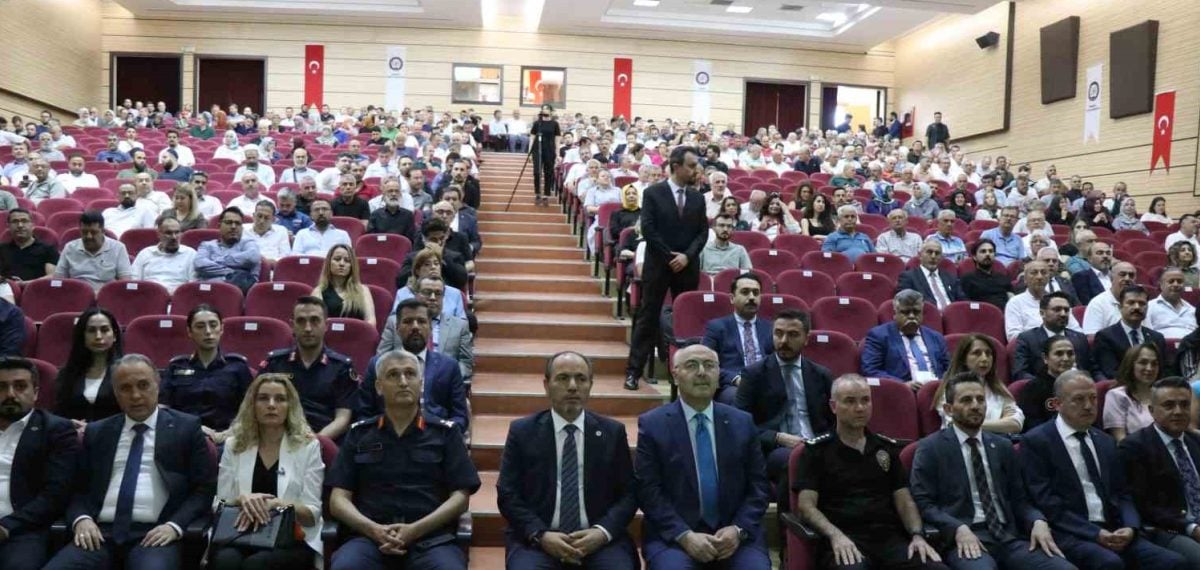 Denizli Valisi Köşger: Sanal kumar ve uyuşturucu tehdidine karşı toplum uyanık olmalı