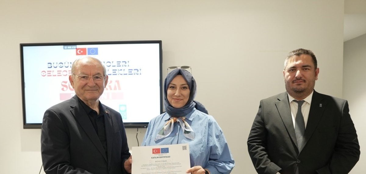 Denizli’de 22 genç Dijital Tasarım Kursu’nu tamamlayıp uluslararası sertifika aldı