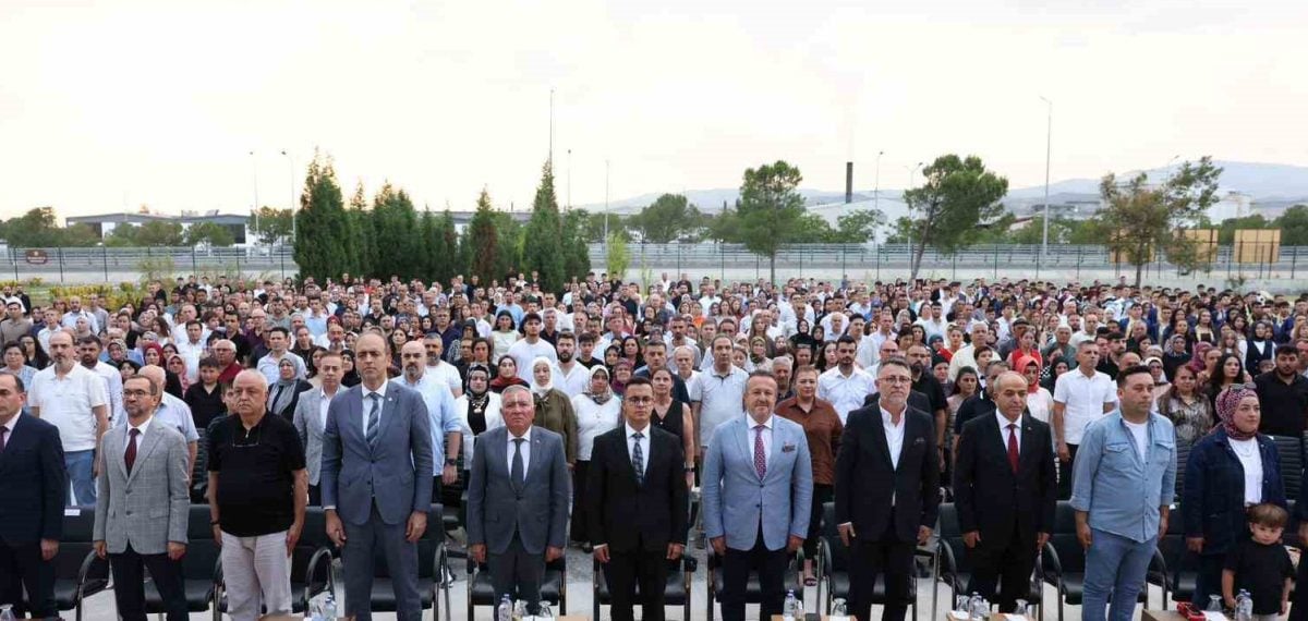 Denizli’de DOSTEK Koleji Mezuniyet Töreni 228 Öğrenci Kep Attı