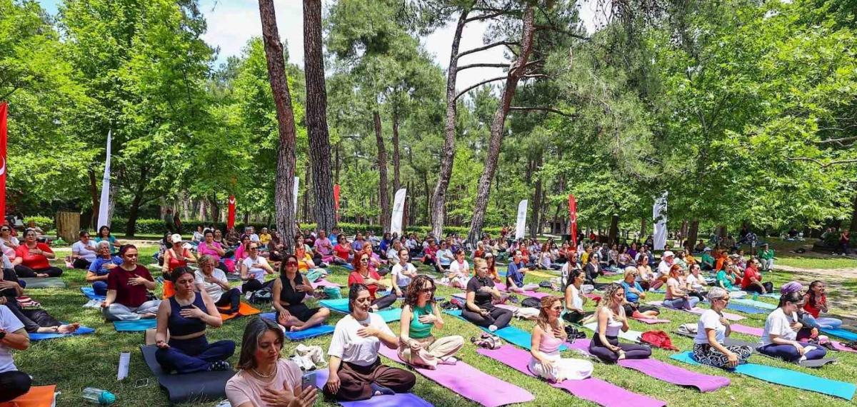 Denizli’de Dünya Yoga Günü Çamlık Kent Ormanı’nda kutlandı