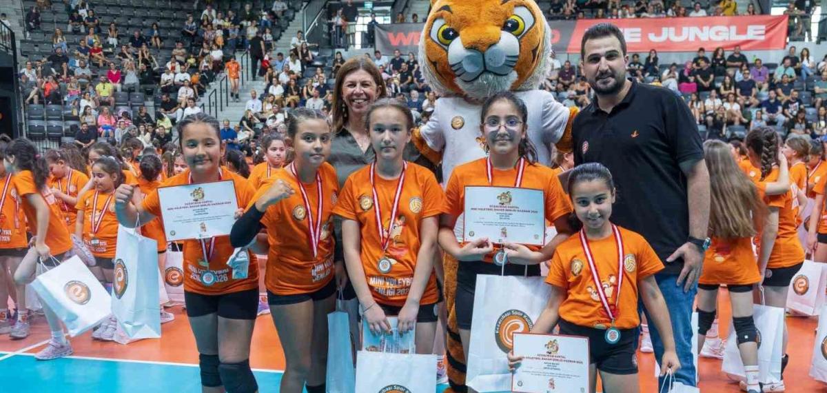 Eczacıbaşı Spor Kulübü 2025-2026 sezonu Mini Voleybol Şenliği düzenledi