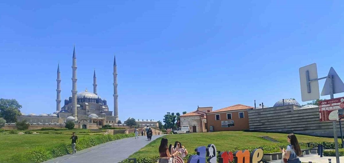 Edirne’de Kırkpınar ve gurbetçi hareketliliği otelleri doldurdu, esnaf hazırlıklarını tamamladı