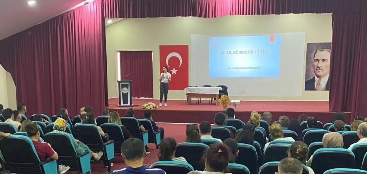 Edremit’te Okul Müdürleri ve Rehber Öğretmenlere Siber Güvenlik Eğitimi Verildi