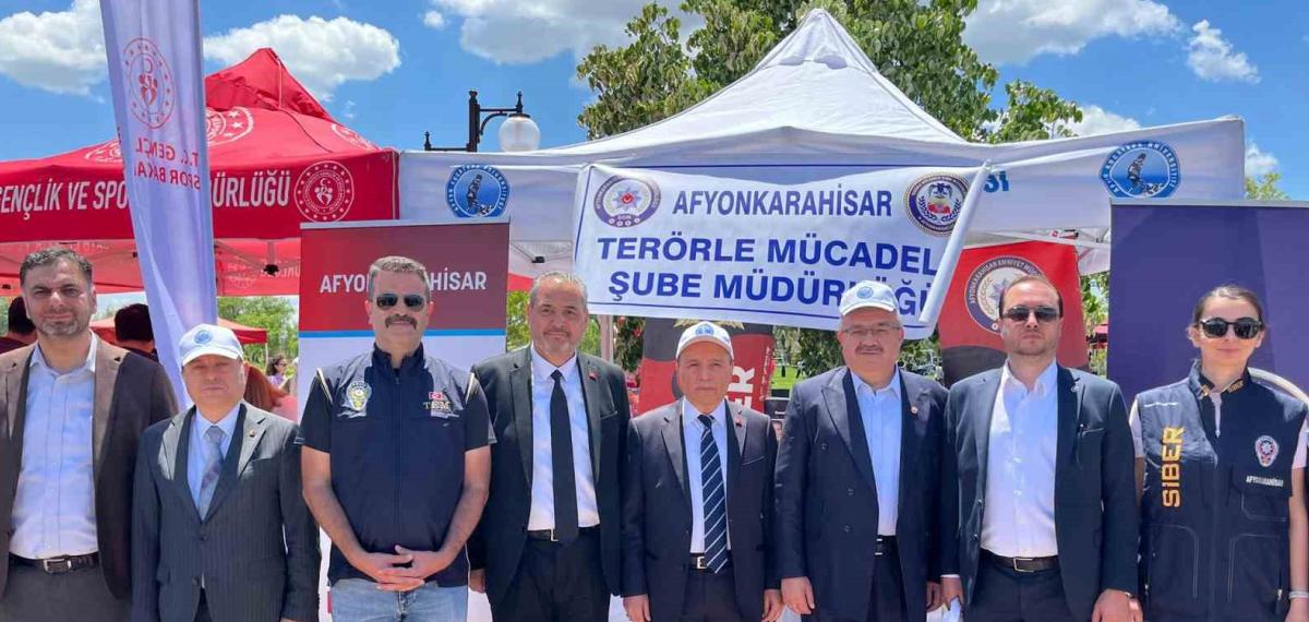 El Ele Güvenli Geleceğe: Üniversite Gençliğini Terör Propagandasına Karşı Bilinçlendirme