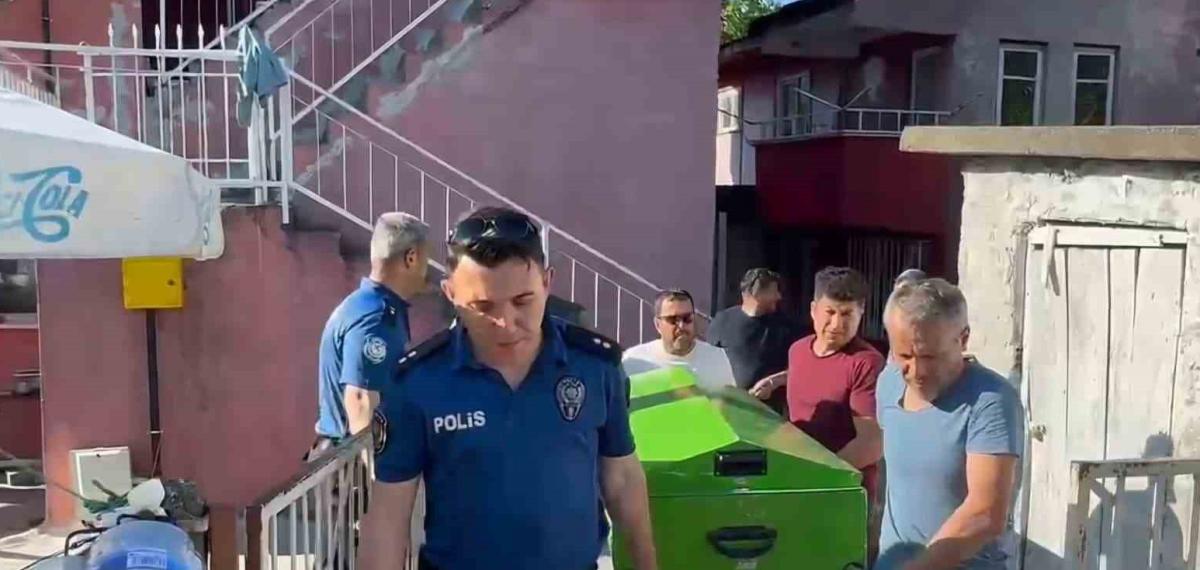 Emniyet Mensubu Evinde Ölü Bulundu