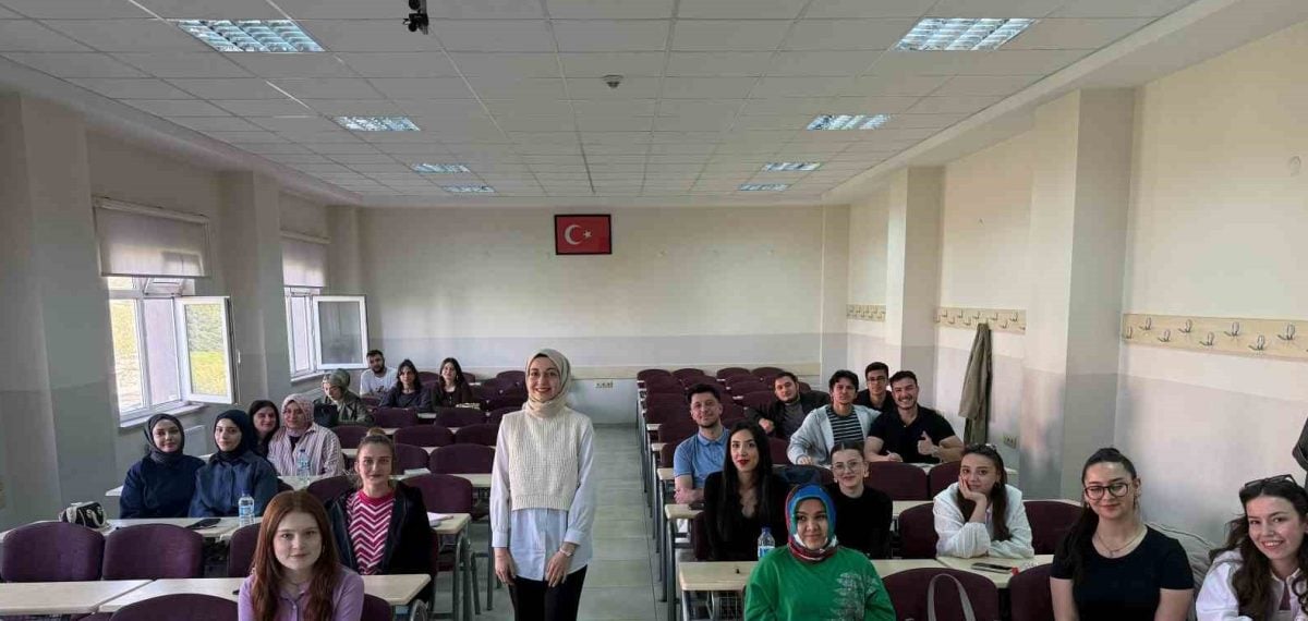 Erciyes Üniversitesi’nden Öğretmenlere Yapay Zeka Eğitim Programı