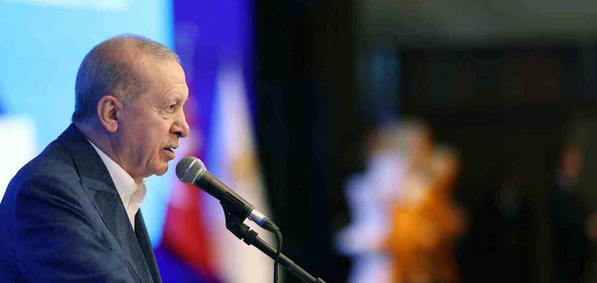 Erdoğan: Sapanca’da AK Parti 33. İstişare Toplantısı’nda Gazze’deki soykırımın hesabı sorulacağını söyledi