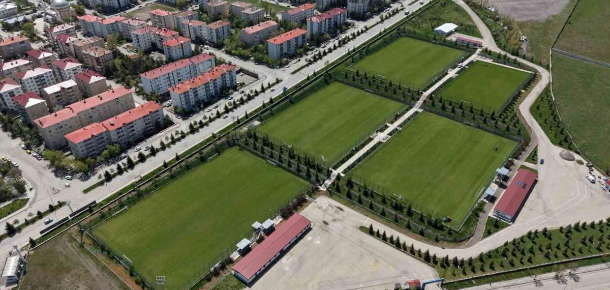 Erzurum Palandöken Yüksek İrtifa Kamp Merkezi yoğun dönemler yaşıyor
