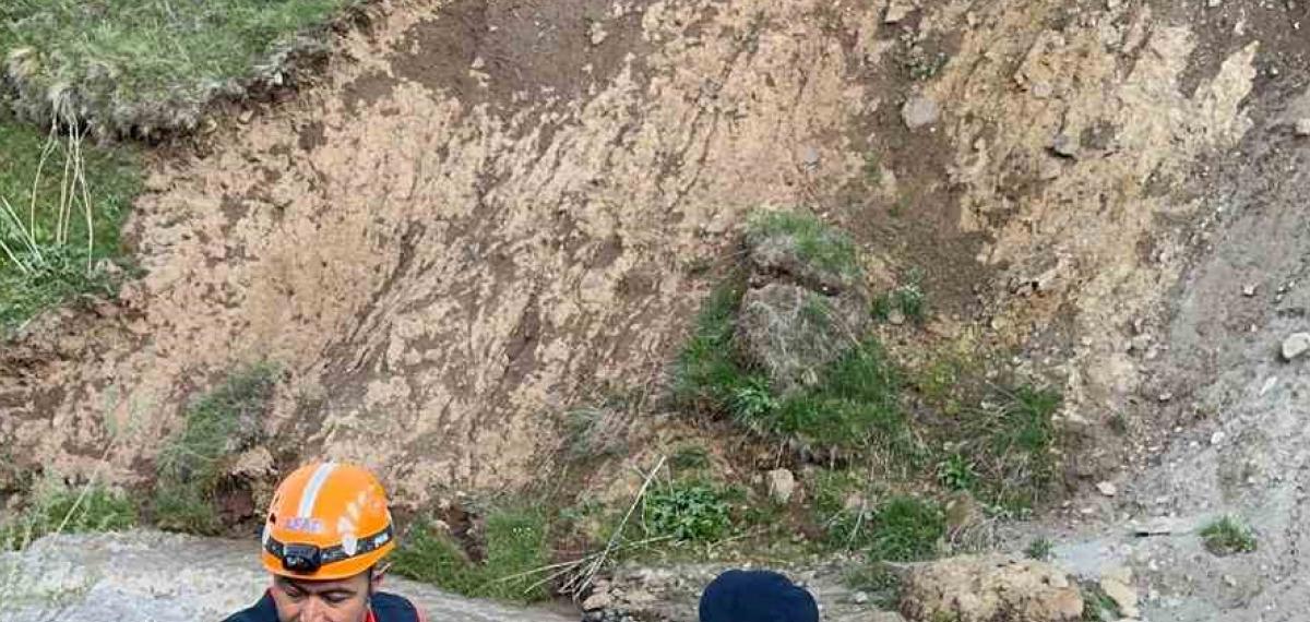 Erzurum’da Mantar Toplarken Mahsur Kalan Çift Kurtarıldı