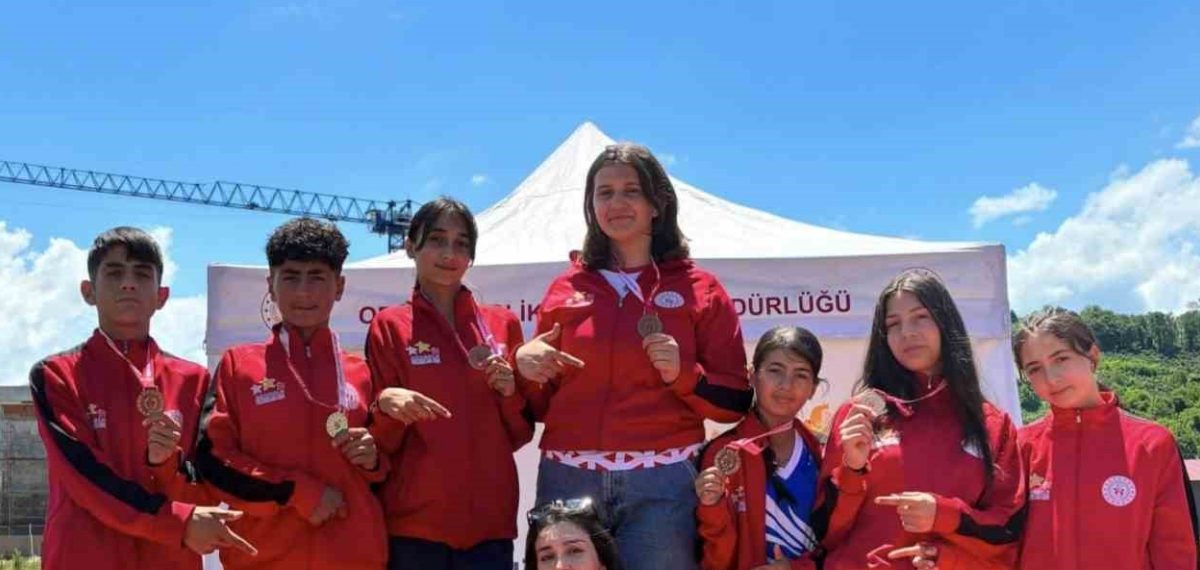Erzurumlu atletler Ordu’daki ANALİG grup yarışmalarında yarı finale çıktı