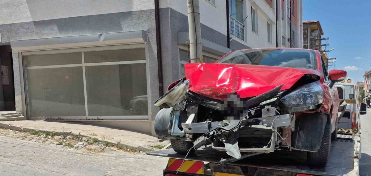 Eskişehir’de alkollü ve ehliyetsiz sürücünün karıştığı zincirleme kaza: 2 yaralı