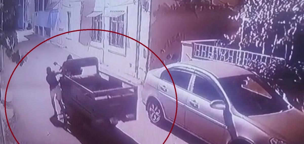Esnafın Motosikletini Çalan Hırsızlar Kamerada